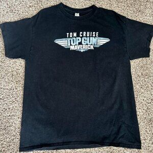 Gildan Men's Black and Navy T-shirt